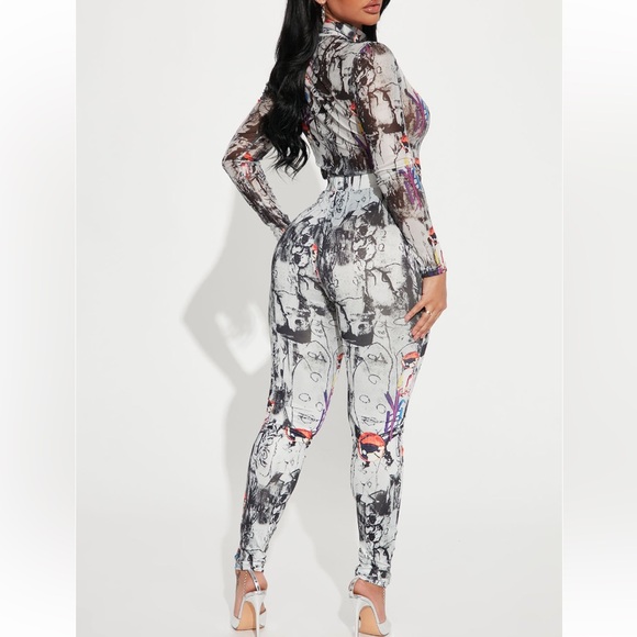 2 pc set 🤍🖤 - Picture 2 of 6